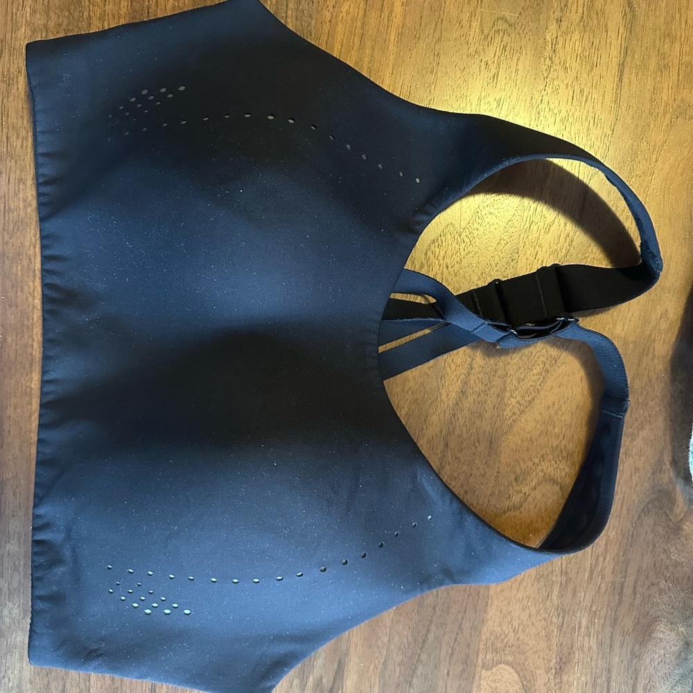 Air support lululemon sports bra - size 34D - black / asphalt